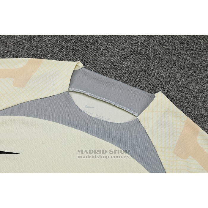 Chandal del Tottenham Hotspur Manga Corta 2022-2023 Beige - Pantalon Corto